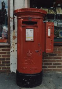 Photo: Queen Elizabeth II post Box